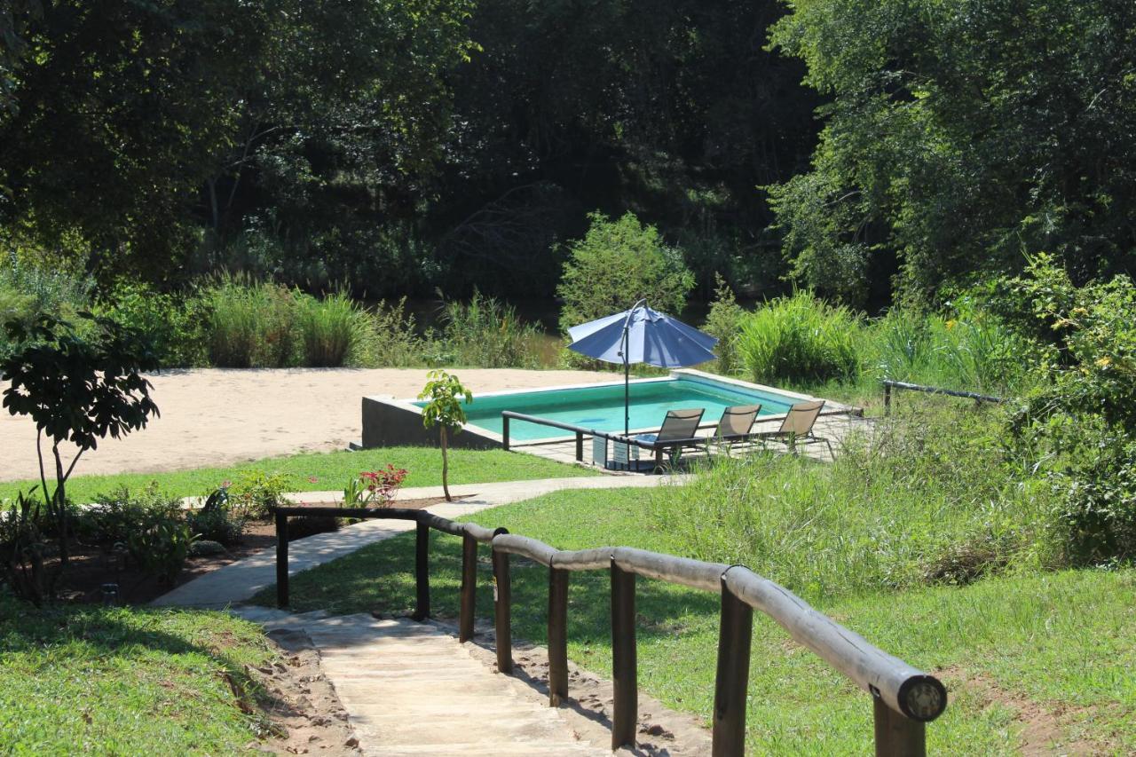 Lions Rock Rapids - Lodge Hazyview Buitenkant foto