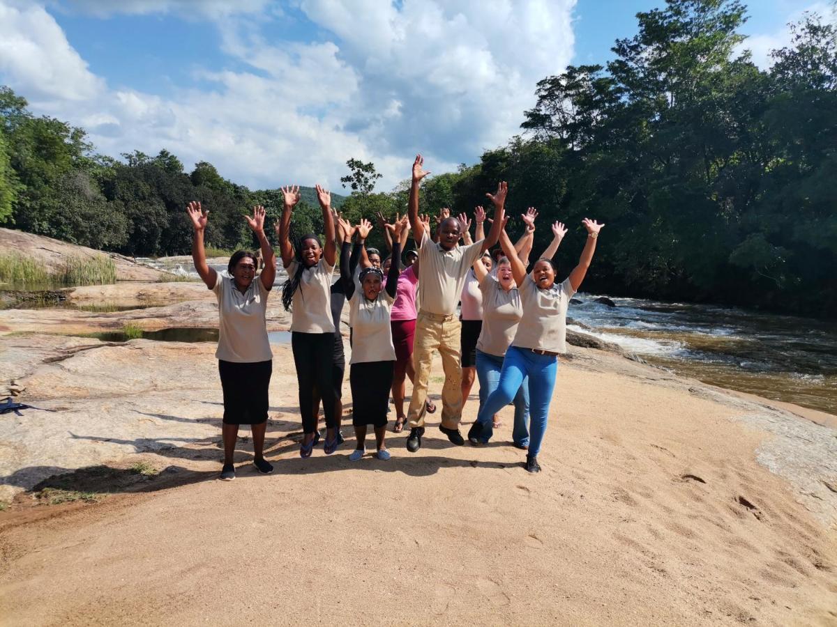 Lions Rock Rapids - Lodge Hazyview Buitenkant foto